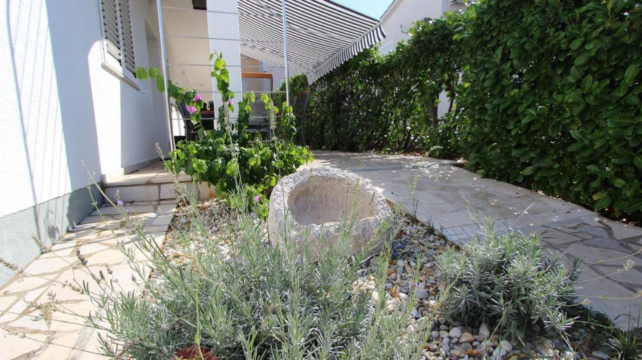 Apartments Adrijana Malinska Exterior foto